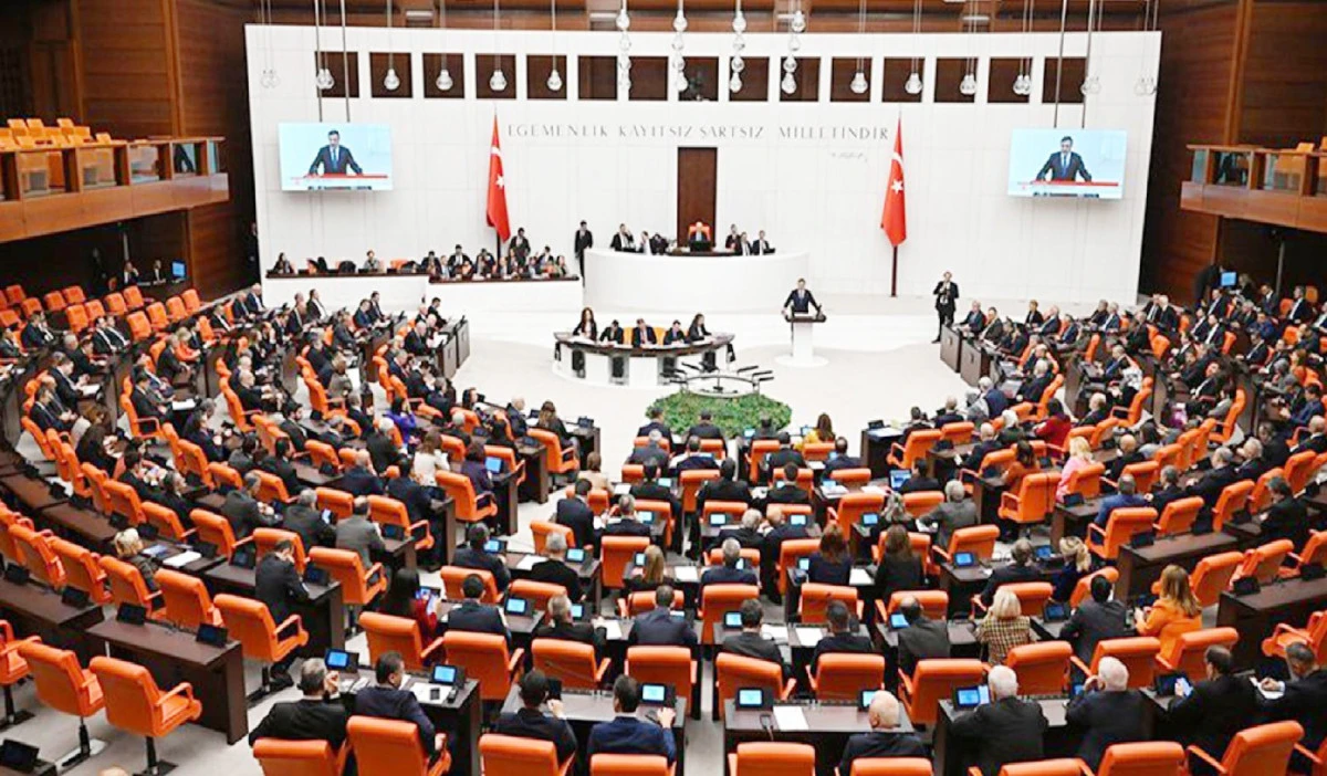 11. YARGI PAKETİ MECLİSTEN GE&Ccedil;Tİ