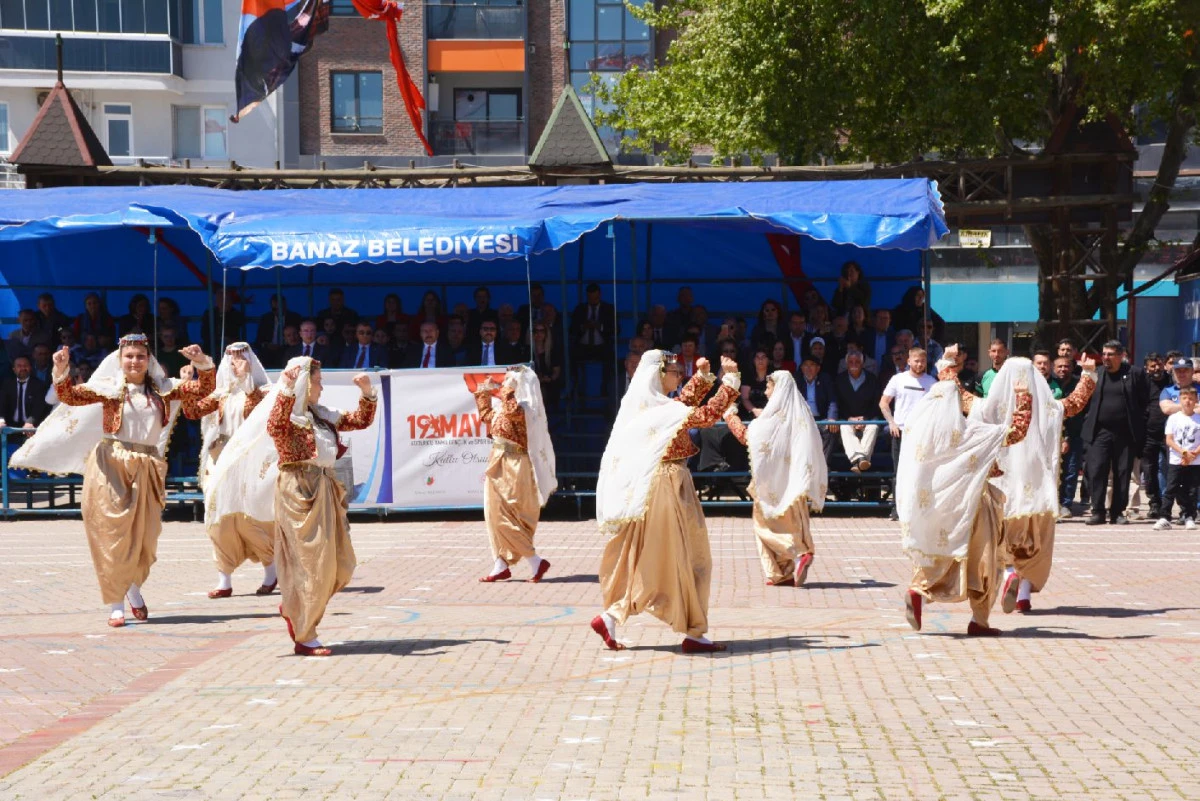 19 MAYIS COŞKUYLA KUTLANDI