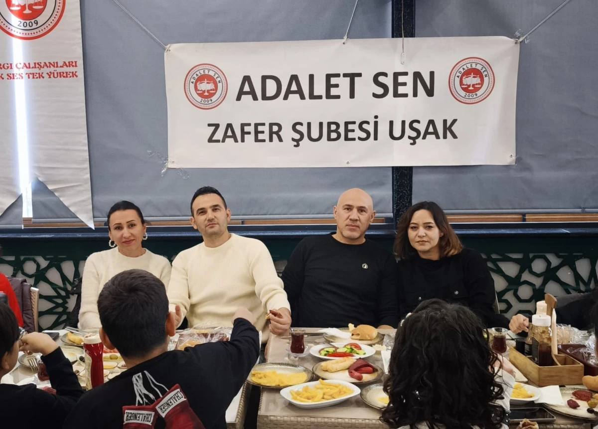 Adalet Sen Zafer Şubesi Uşak&rsquo;tan Yargı &Ccedil;alışanları G&uuml;n&uuml;&rsquo;nde Kahvaltı Organizasyonu