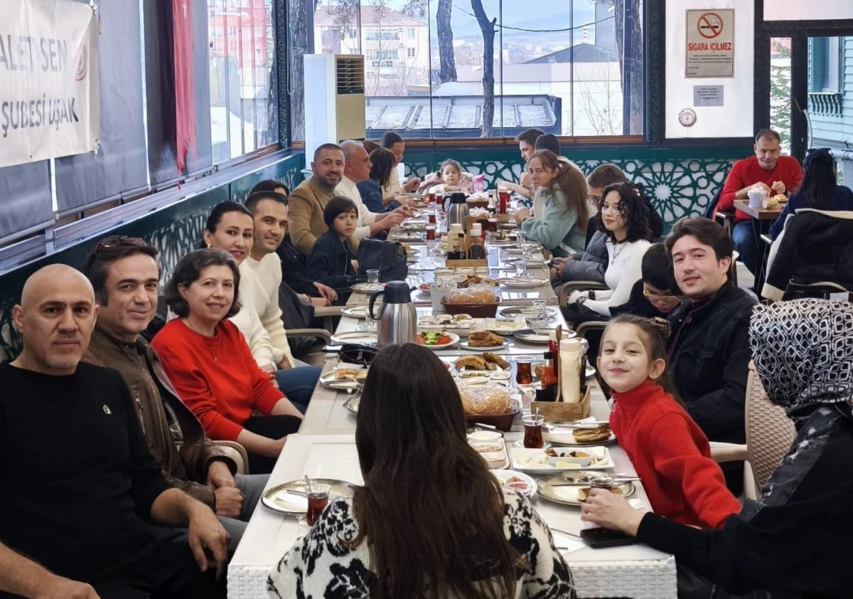 Adalet Sen Zafer Şubesi Uşak&rsquo;tan Yargı &Ccedil;alışanları G&uuml;n&uuml;&rsquo;nde Kahvaltı Organizasyonu