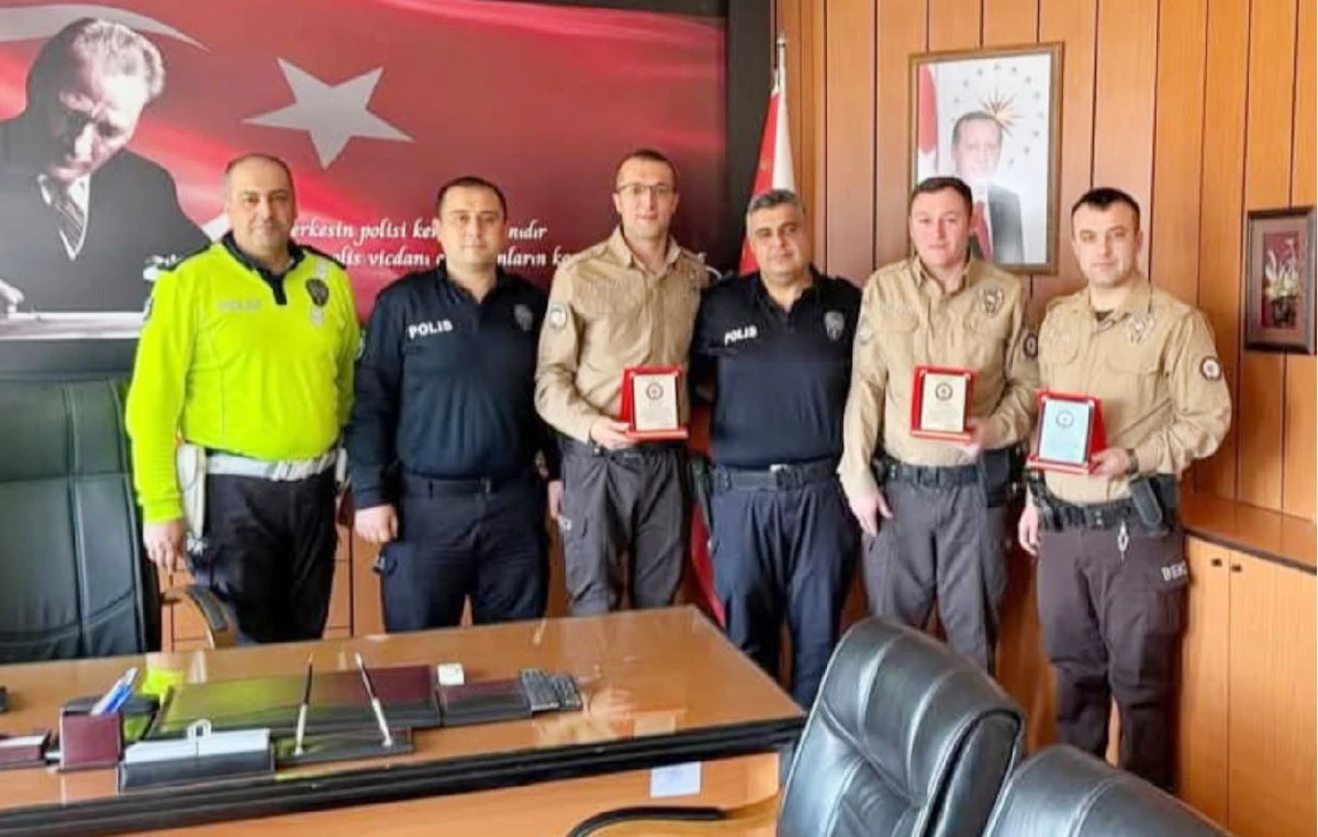 BANAZ&rsquo;DA UYUŞTURUCUYLA M&Uuml;CADELEDE BAŞARILI BEK&Ccedil;İLERE PLAKET