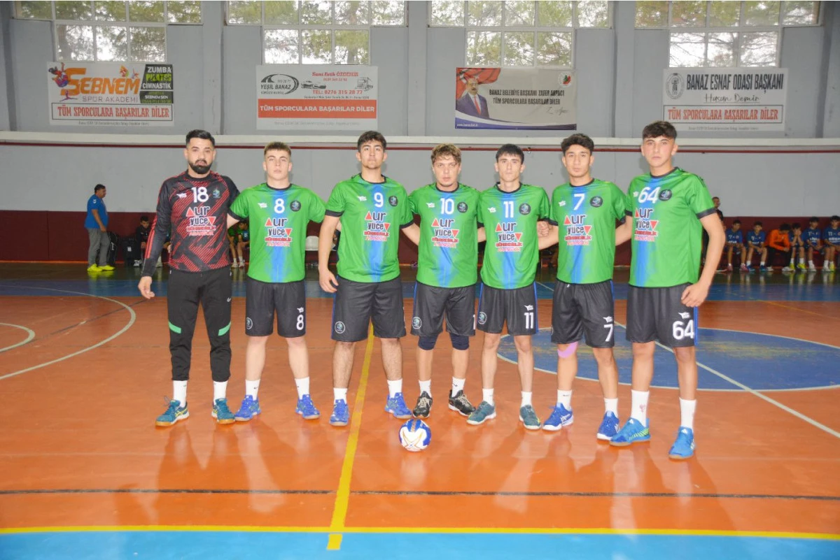 BANAZLI HENTBOLCULAR PLAY-OFF YOLUNDA