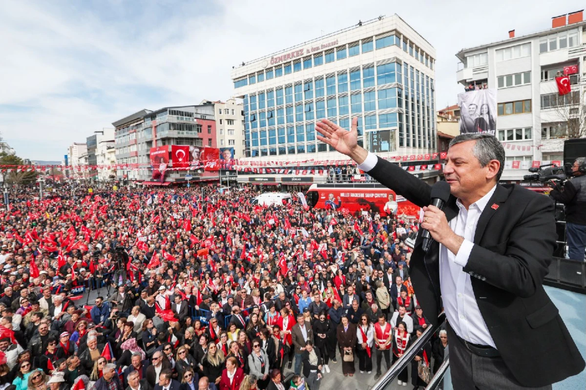 CHP GENEL BAŞKANI &Ouml;ZG&Uuml;R &Ouml;ZEL UŞAK&rsquo;TA 