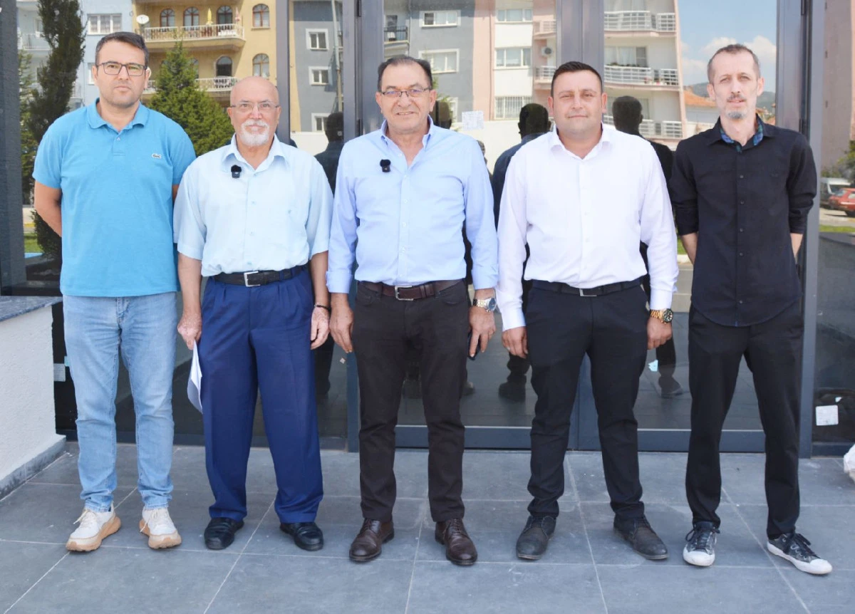 CHP&rsquo;Lİ &Uuml;YELER YENİ PARTİ&rsquo;YE KATILDI