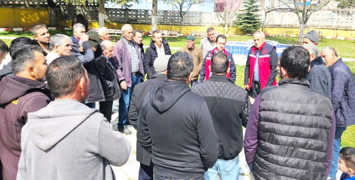 &Ccedil;ORUM K&Ouml;Y&Uuml;&rsquo;NDE &Uuml;RETİCİLERLE VERİMLİ TOPLANTI