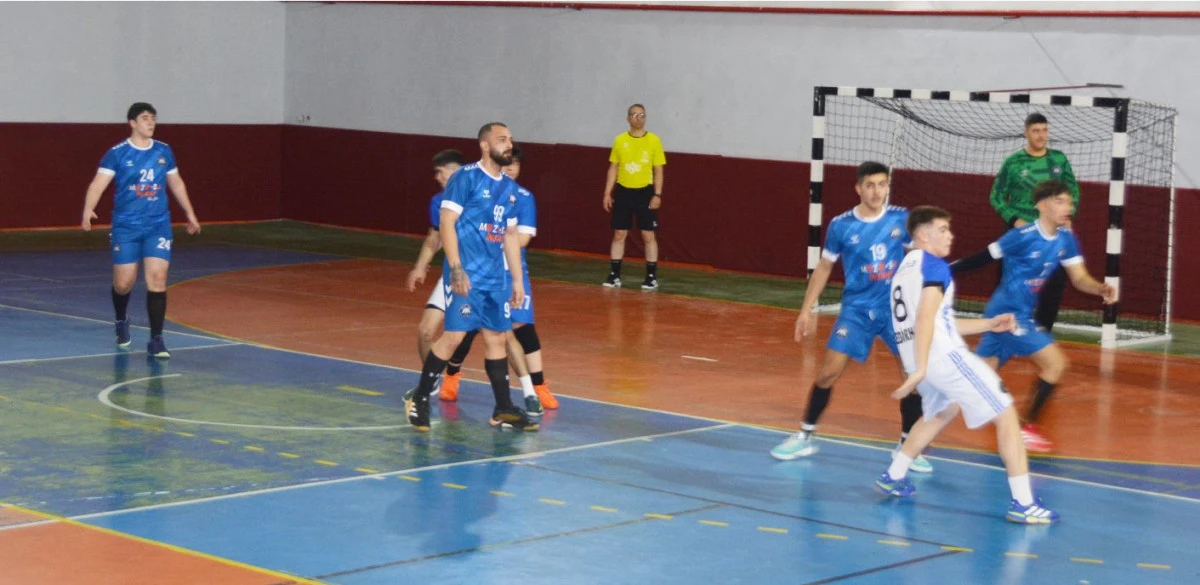 HENTBOLCULARDAN BİR GALİBİYET DAHA