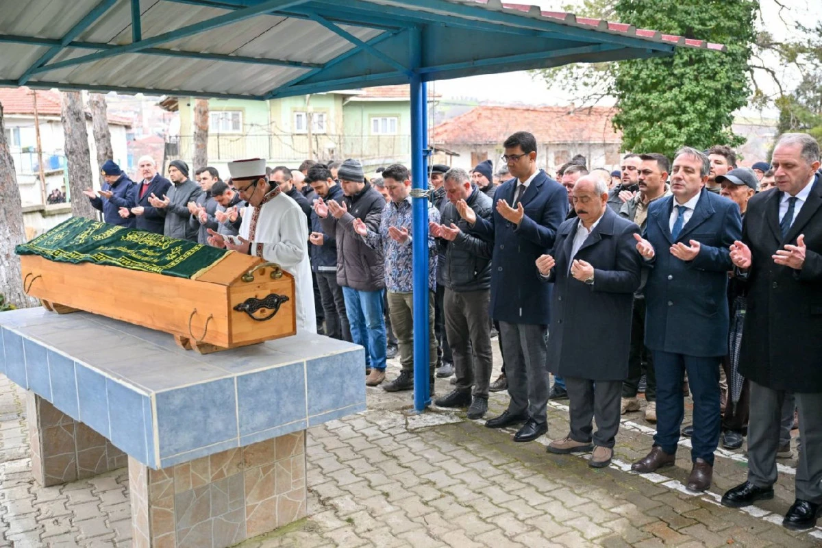 İL&Ccedil;EMİZDE ŞEHİT BABASI SON YOLCULUĞUNA UĞURLANDI