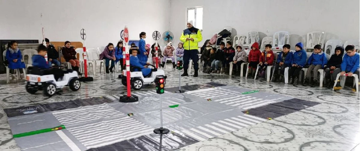 &Ouml;ĞRENCİLERE TRAFİK EĞİTİMİ VERİLDİ