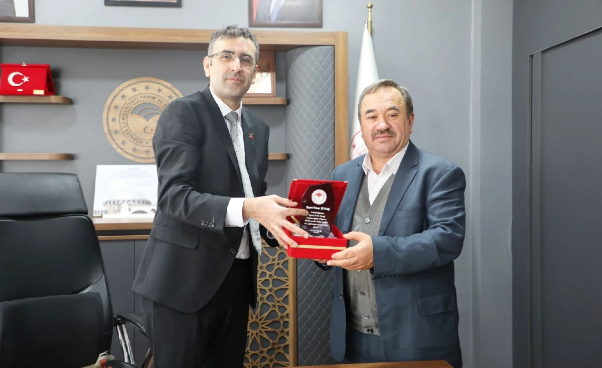 TOPRAK ANALİZ DESTEĞİ PROJESİ KAPSAMINDA &Ouml;RNEK K&Ouml;YLERE PLAKET