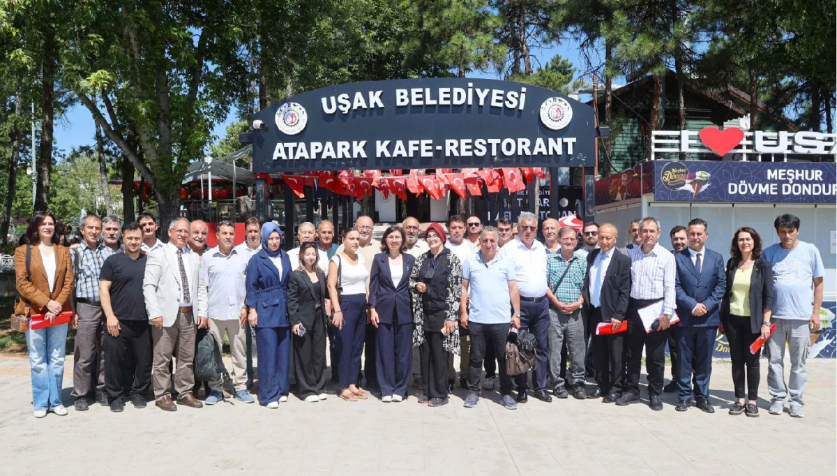 UŞAK BELEDİYE BAŞKANI BASINLA BULUŞTU