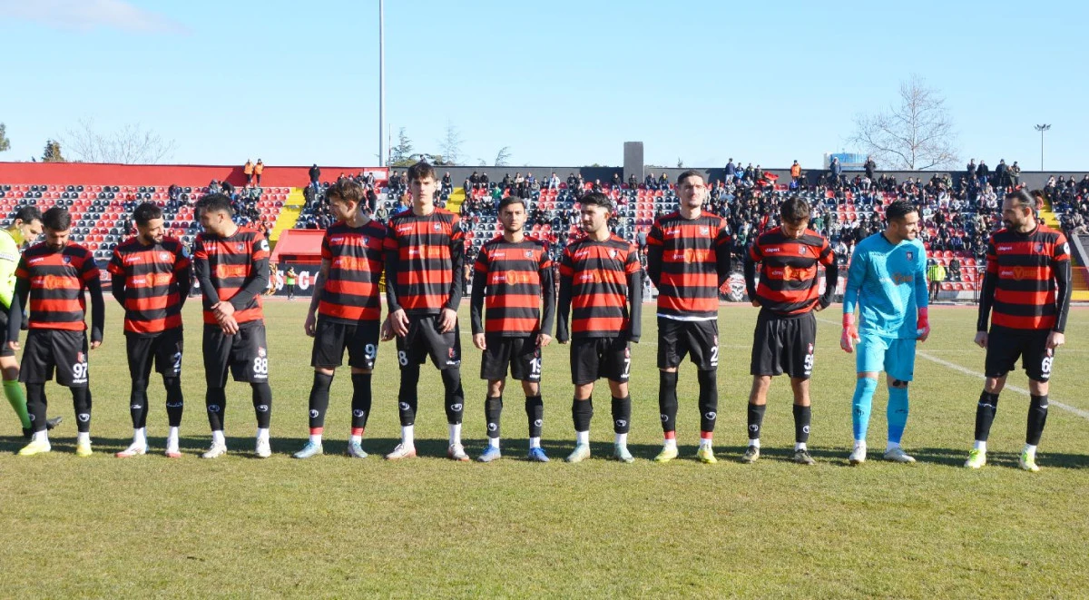 UŞAKSPOR DENİZLİ&rsquo;DEN 1 PUANI KOPARDI