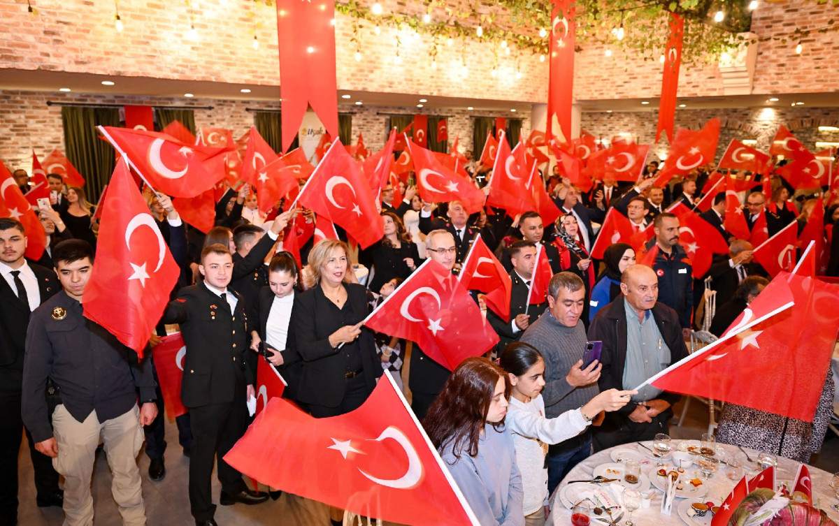 UŞAK’TA 29 EKİM CUMHURİYET BAYRAMI NEDENİYLE KABUL TÖRENİ DÜZENLENDİ