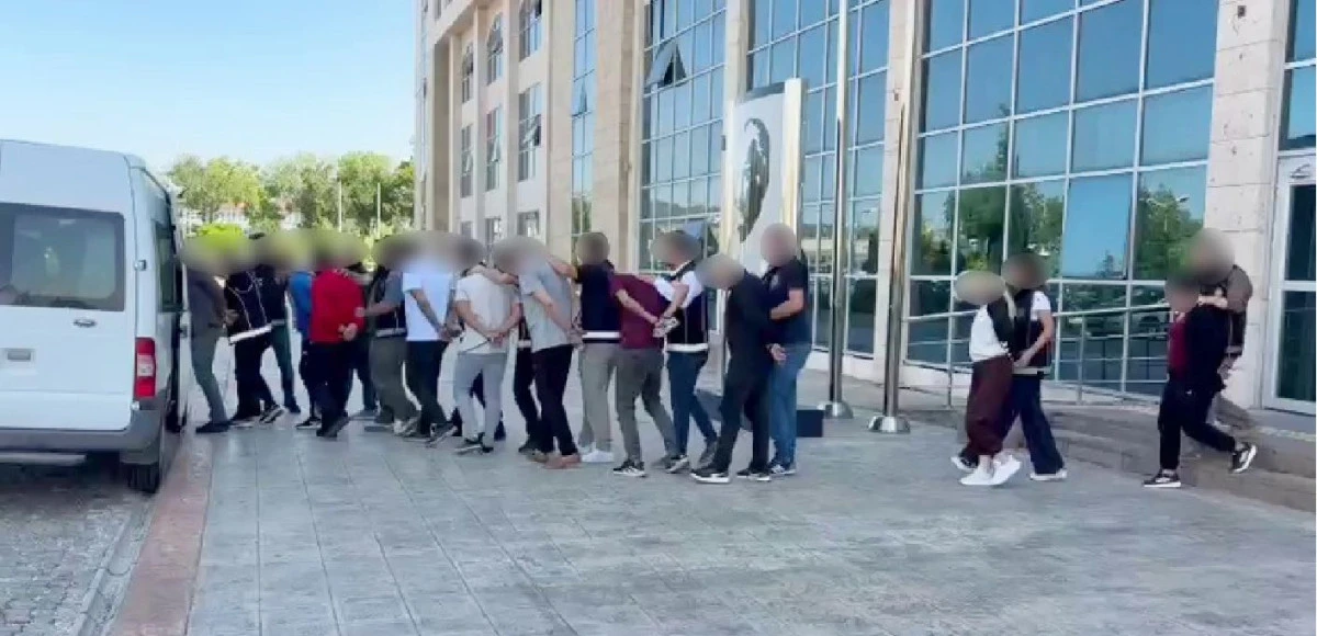 UŞAK&rsquo;TA UYUŞTURUCU OPERASYONLARI 16 Ş&Uuml;PHELİ TUTUKLANDI