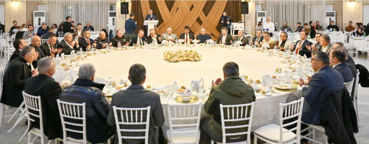 VALİ SERDAR KARTAL DERİ KARMA OSB İFTARINDA SANAYİCİLERLE BULUŞTU