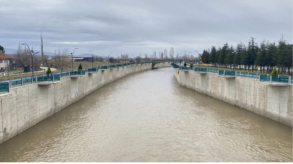 YAĞMURLAR G&Ouml;LETLERE YARADI